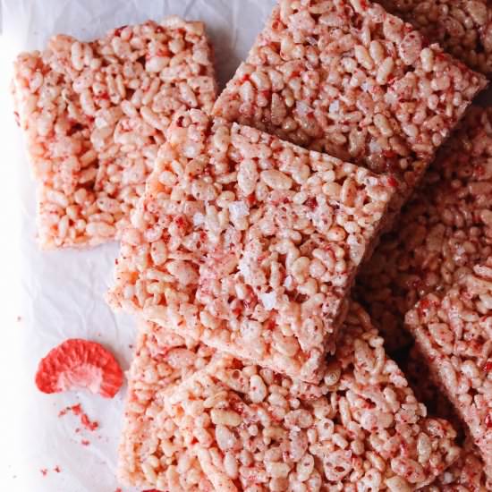 Strawberry Rice Krispie Treats - Recipe photo by thefigjar