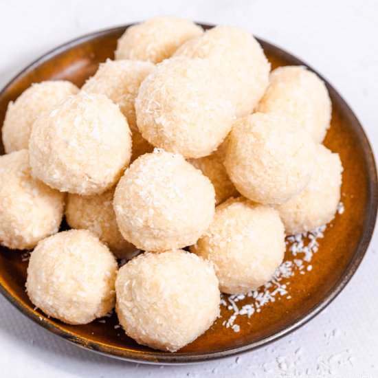 Keto No Bake Coconut Balls - Recipe photo by lowcarbspark