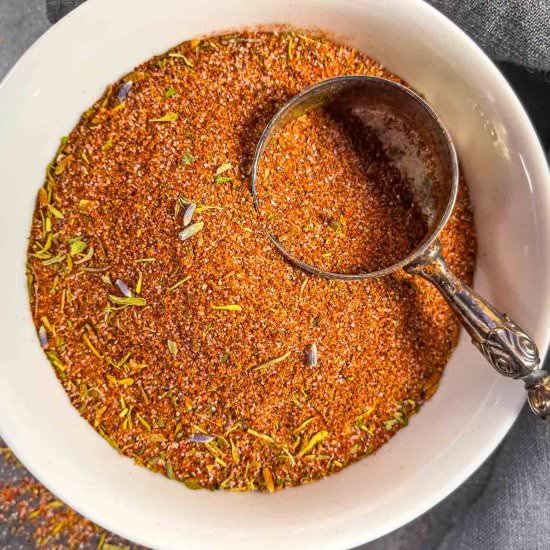 Low-FODMAP BBQ Seasoning - Recipe photo by Rad Foodie