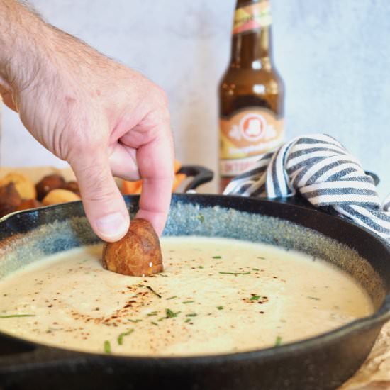 Easy Beer Cheese Dip - Recipe photo by thefreshcooky