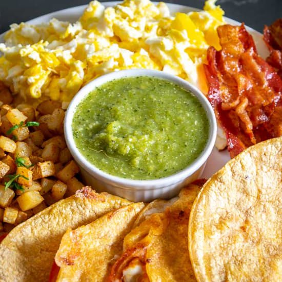 Egg Breakfast with Jalapeno Sauce - Recipe photo by MexicanPlease