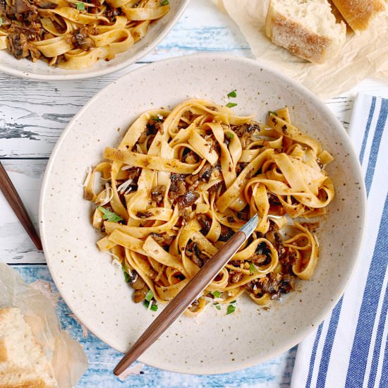 Pasta with Mushroom Ragu - Recipe photo by Theyummymuffin