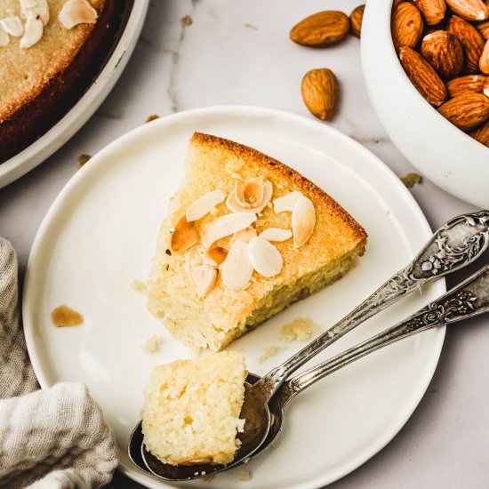 Almond cake recipe - Recipe photo by Sweetly Cakes