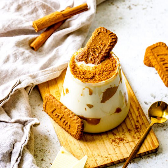 Biscoff White Hot Chocolate - Recipe photo by etfoodvoyage