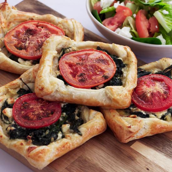 Spinach and Feta Galettes - Recipe photo by fooodlove