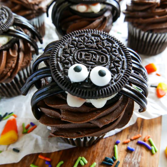 Spooky Oreo Spider Cookies - Recipe photo by gastronotherapy