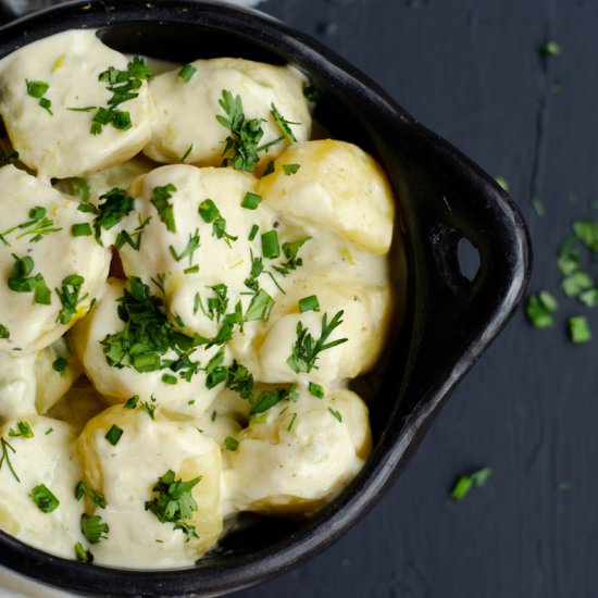 Boiled Potatoes in Cream Sauce - Recipe photo by Vecina Vegetariana