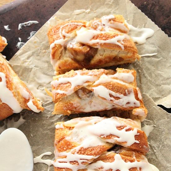 Cream Cheese Apple Crescent Braid - Recipe photo by biggreenhouse