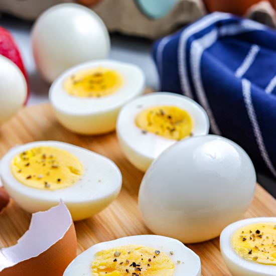 Egg Cooked Hard Boiled Eggs - Recipe photo by EasyBudgetRecipes