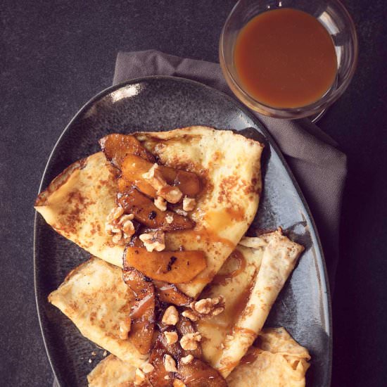 crêpes with caramelized apples - Recipe photo by Andrea Janssen