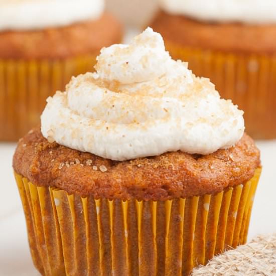 pumpkin cupcakes - Recipe photo by chewoutloud