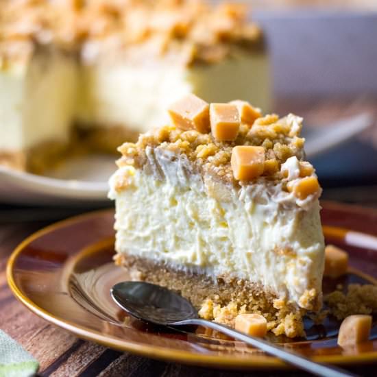 Caramel Apple Crumble Cheesecake - Recipe photo by somebodyfeedseb