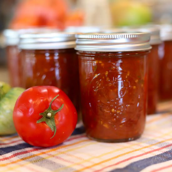 How to Can Salsa - Recipe photo by HIldaskitchenblog