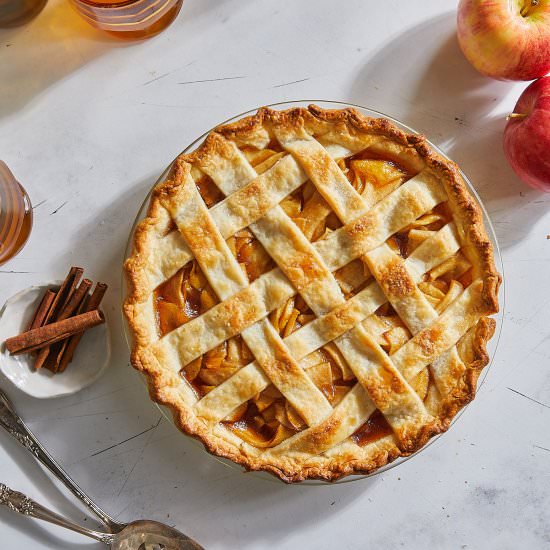 Vegan Apple Cinnamon Pie - Recipe photo by peanutbutterpluschocolate