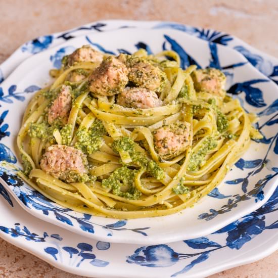4-Ingredient Salmon Pesto Pasta - Recipe photo by marleysmenu