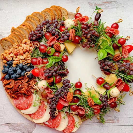 Christmas Charcuterie Board Ideas - Recipe photo by NotEntirelyAverage