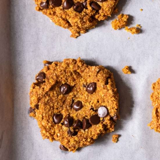 Pumpkin Oatmeal Cookies - Recipe photo by theveganlarder