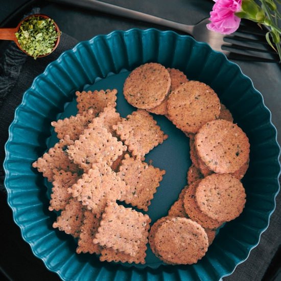 Baked Methi Mathri [Savory Cracker] - Recipe photo by livingsmartandhealthy