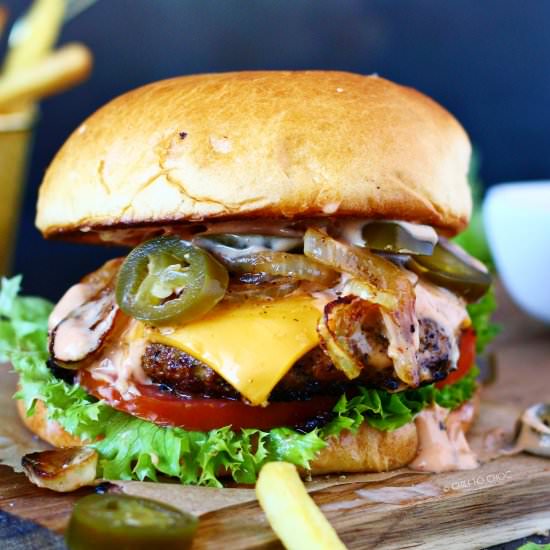 The Ultimate Cheeseburger - Recipe photo by chilitochoc