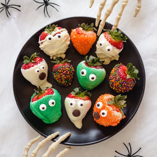 Halloween Strawberries - Recipe photo by mapleandmango