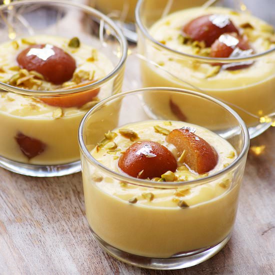 Custard Gulab Jamun - Recipe photo by blend with spices