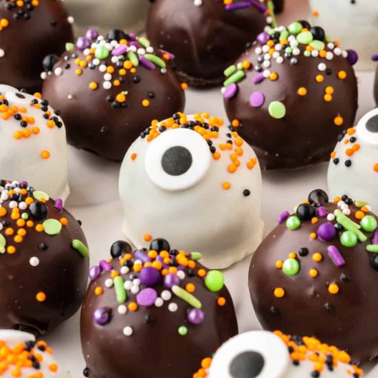 Halloween Oreo Balls - Recipe photo by buildyourbite