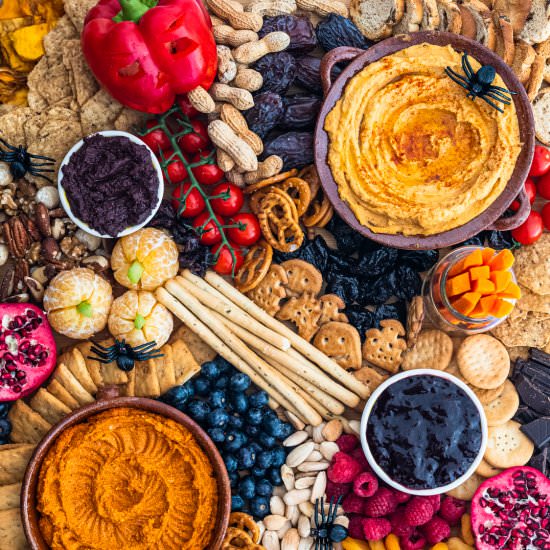 Halloween Snack Board - Recipe photo by Sixhungryfeet