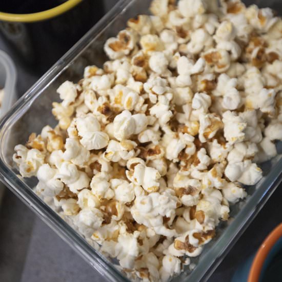 Lightly sweetened popcorn with salt - Recipe photo by foodmakesmehappy