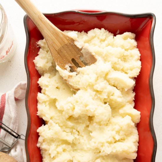 Fluffy Homemade Mashed Potatoes - Recipe photo by TheDeliciousSpoon