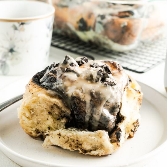 Cookies and Cream Cinnamon Rolls - Recipe photo by TheDeliciousSpoon