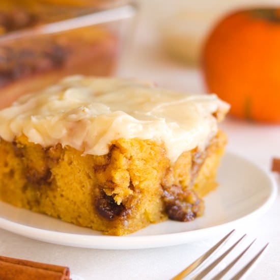 Pumpkin Cinnamon Roll Cake - Recipe photo by A baJillian Recipes