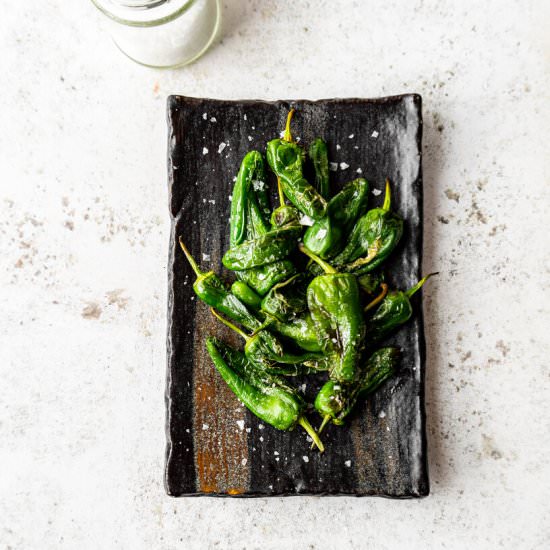 Air Fryer Padron Peppers - Recipe photo by etfoodvoyage