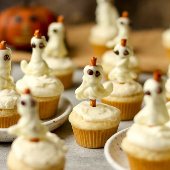 Halloween Ghost Cupcakes - Recipe photo by suebeehomemaker