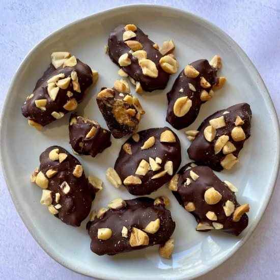 Date Snickers - Recipe photo by serenetrail