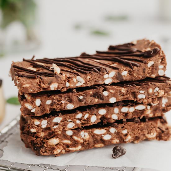 Mint Dark Chocolate Protein Bars - Recipe photo by Jar Of Lemons