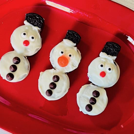 Oreo Snowman Cookies - Recipe photo by theshortordercook