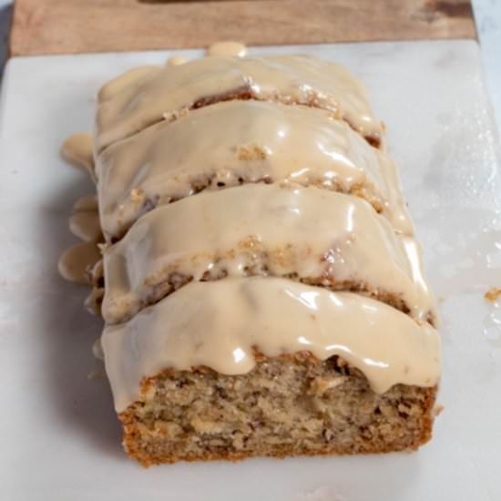 Vegan Biscoff Banana Cake - Recipe photo by Vegan Treats Blogger