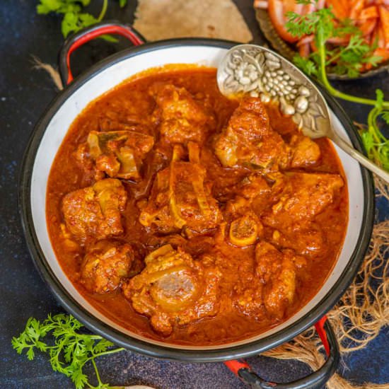 Lamb Vindaloo - Recipe photo by Whiskaffair