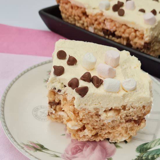 The Best Rice Crispy Cakes - Recipe photo by Daisy Cake Company