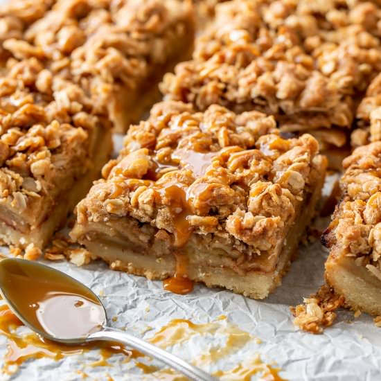 Apple Bars with Caramel Sauce - Recipe photo by Savingroomfordessert