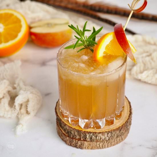 Apple Cider Bourbon Smash - Recipe photo by thefreshcooky
