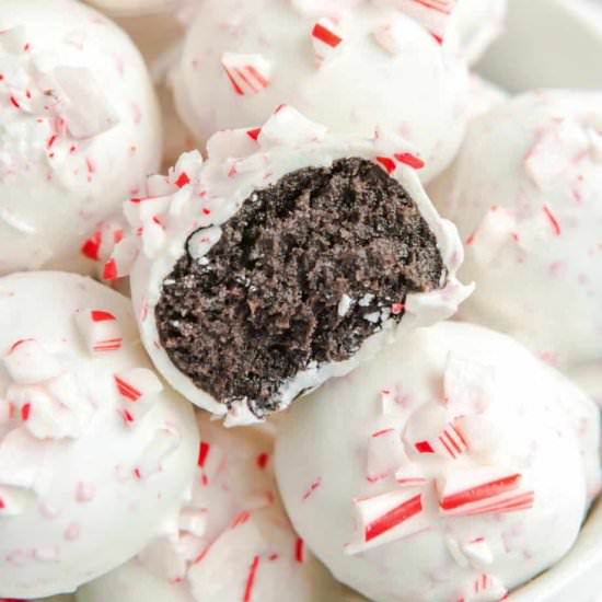 Peppermint Oreo Cookie Balls - Recipe photo by OnMyKidsPlate