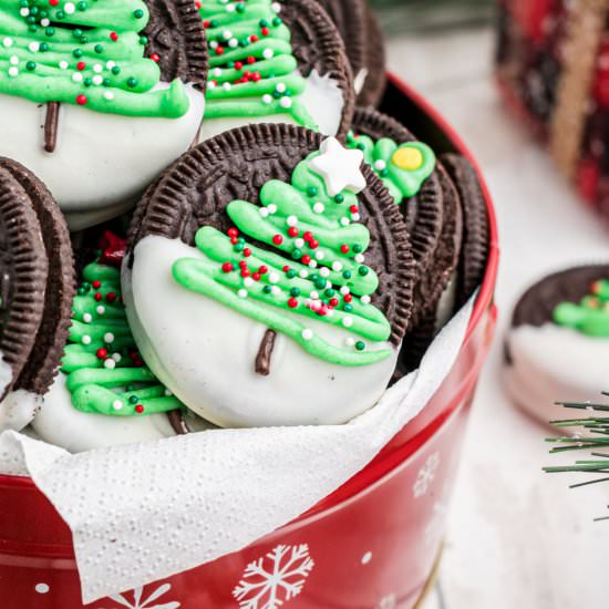 Christmas Oreo Cookies - Recipe photo by thecaglediaries