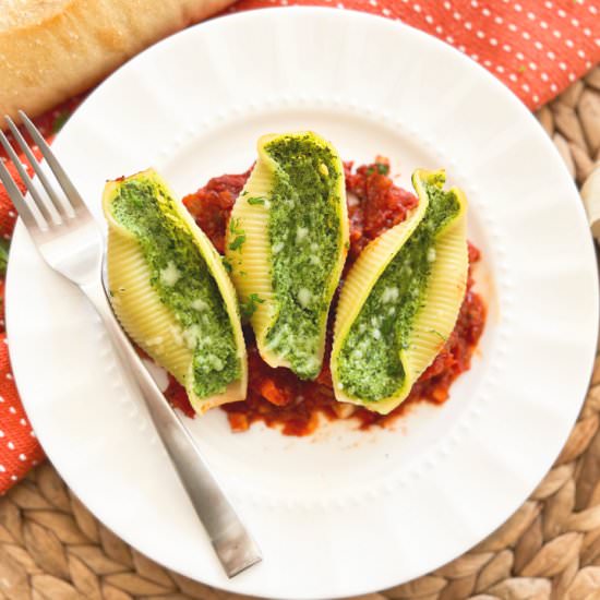Spinach and Manchego Stuffed Shells - Recipe photo by Spain on a Fork