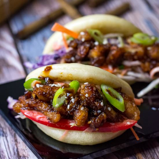 Sticky Crispy Chicken Bao Buns - Recipe photo by somebodyfeedseb