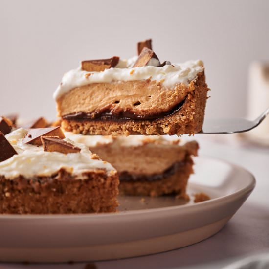 Reese's peanut butter pie - Recipe photo by SplashofTaste