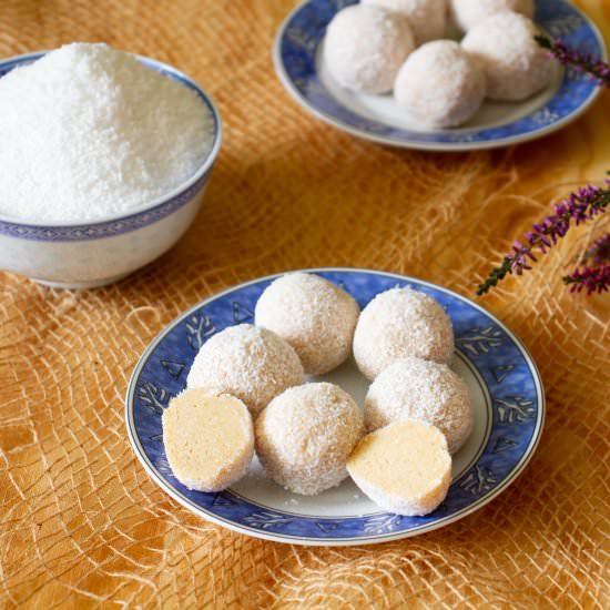 Coconut truffles - Recipe photo by mecooks.com