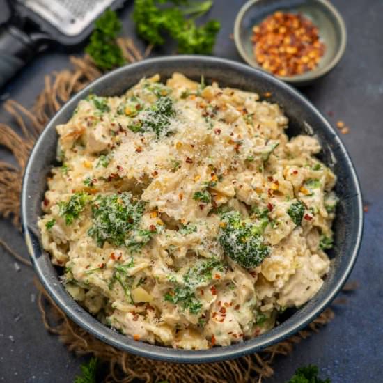 Instant Pot Chicken Broccoli Pasta - Recipe photo by Whiskaffair