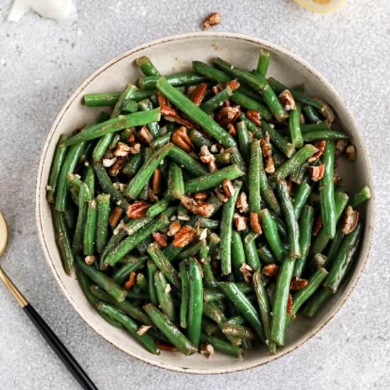 Green Beans with Garlic & Pecans - Recipe photo by farmflavor