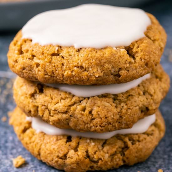 Vegan Pumpkin Oatmeal Cookies - Recipe photo by lovingitvegan